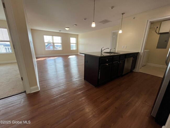 74 Weibel Ave in Saratoga Springs, NY - Building Photo - Building Photo