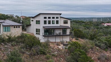 209 Dalton Cir in Horseshoe Bay, TX - Building Photo - Building Photo