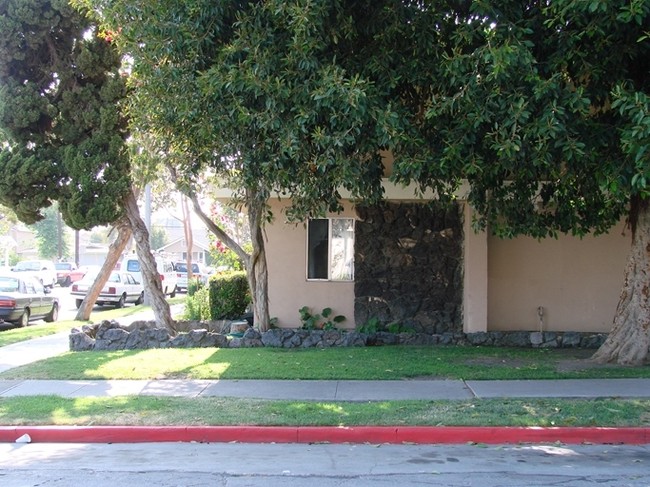 426 S Garnsey St in Santa Ana, CA - Building Photo - Building Photo