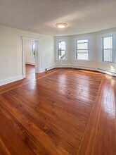 335 S Main St, Unit 2nd Fl. in New Britain, CT - Building Photo - Building Photo