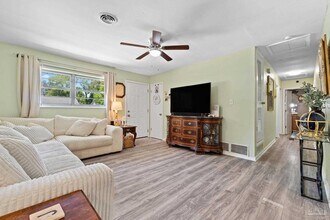 6022 Syrcle Ave in Milton, FL - Building Photo - Building Photo