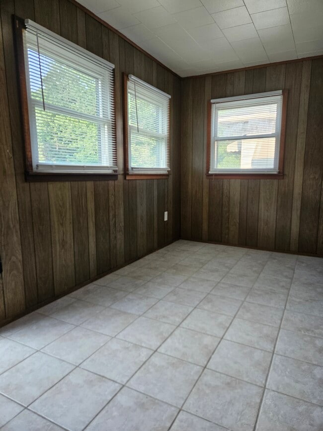 1673 W 14th Ave in Gary, IN - Building Photo - Building Photo