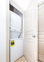 404 N Laurel Ave in Charlotte, NC - Building Photo