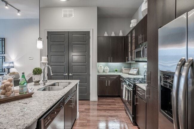 Millennium Six Pines in The Woodlands, TX - Building Photo - Building Photo