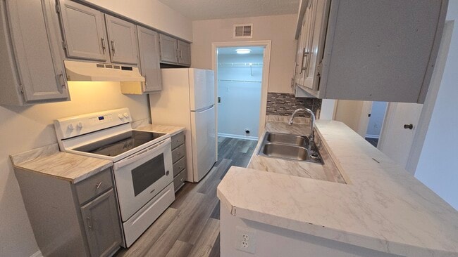 Elmtree Apartments
