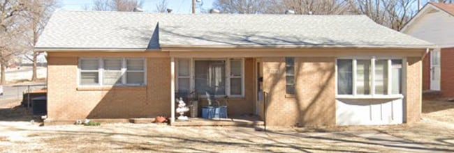 property at 7504 E Clay St