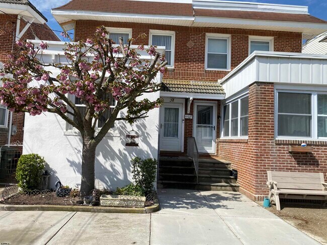 property at 34 N Montgomery Ave