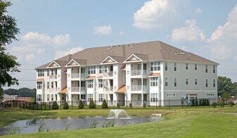 Pennsauken Golf Course Villas in Pennsauken, NJ - Building Photo