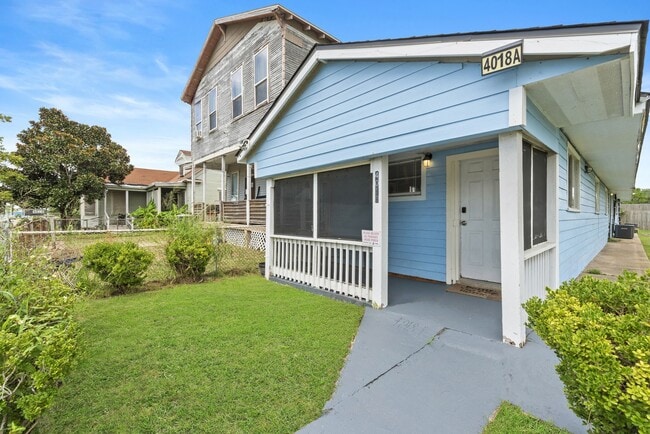 4018 Sealy Ave in Galveston, TX - Building Photo - Building Photo