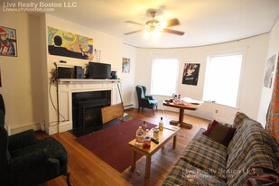 11 Saint Lukes Rd, Unit #1 Apartamentos