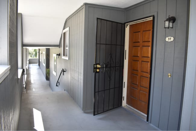 3370 Cherokee Ave in San Diego, CA - Foto de edificio - Building Photo