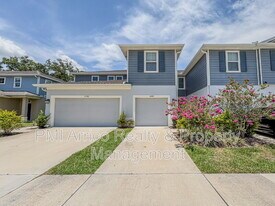 2144 Laceflower Dr in Brandon, FL - Building Photo