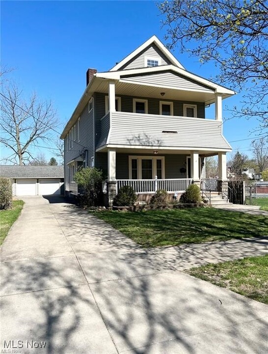 25 E Glendale St in Bedford, OH - Building Photo