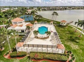 7761 Jewel Ln, Unit Emerald Lakes in Naples, FL - Building Photo