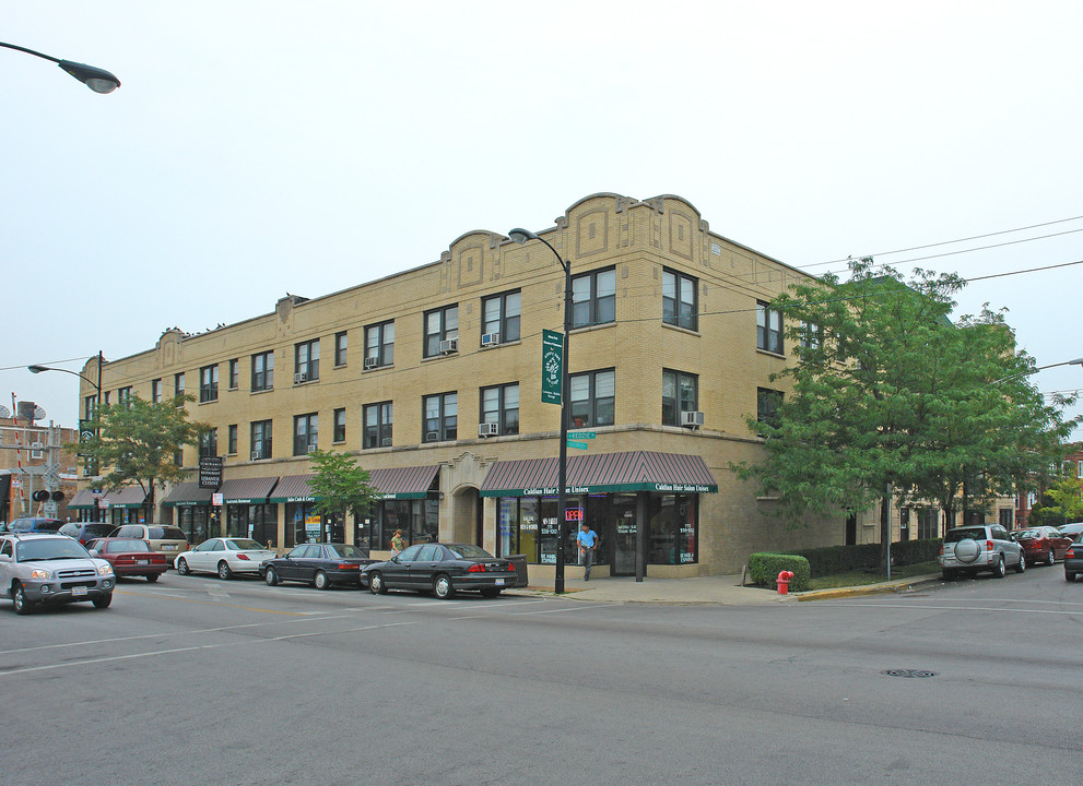 Albany Park in Chicago, IL - Building Photo