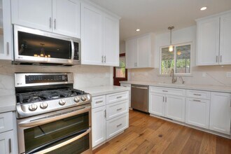 3994 Maricopa Dr in Santa Barbara, CA - Building Photo - Building Photo