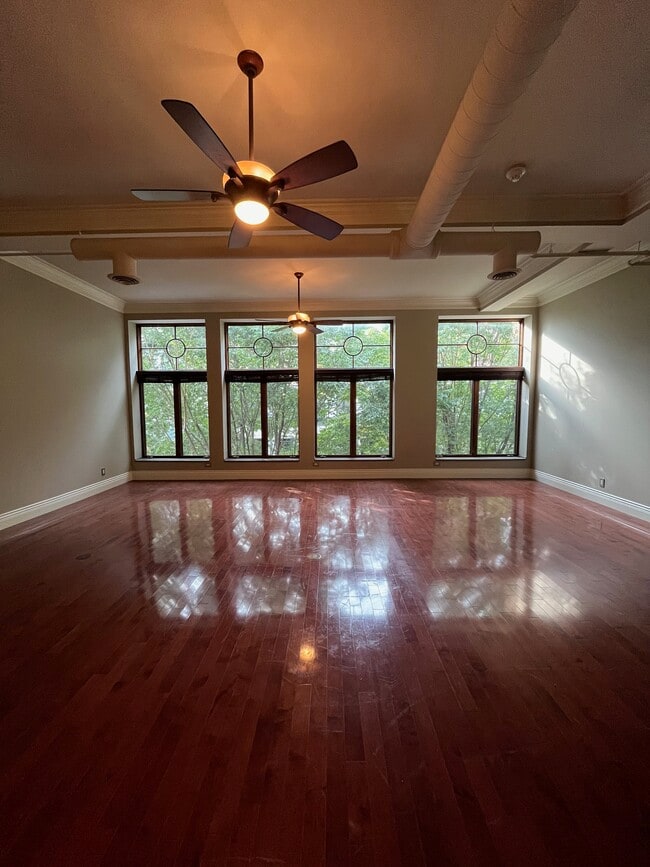 653 Main St, Unit 203