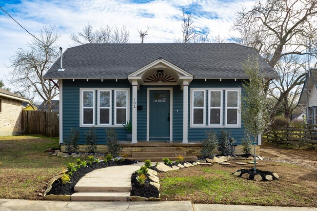 property at 102 E Val Verde St