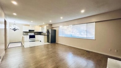 9716-9156 156 St in Surrey, BC - Building Photo - Building Photo