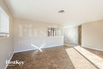 5925 Pebble Beach Blvd in Las Vegas, NV - Building Photo - Building Photo