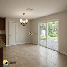 2375 Rusty Lakes Ln in Jacksonville, FL - Foto de edificio - Building Photo