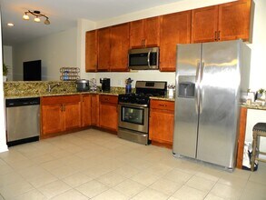 57 Northfield Terrace in Wheeling, IL - Building Photo - Building Photo