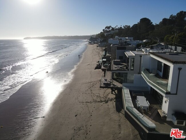 27212 Escondido Beach Rd in Malibu, CA - Building Photo - Building Photo
