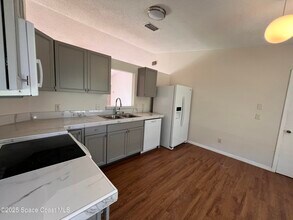 399 Fluvia Ave SE in Palm Bay, FL - Building Photo - Building Photo