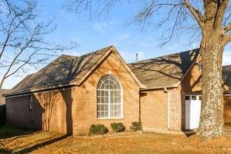 7631 Tally Ho Dr E in Olive Branch, MS - Building Photo - Building Photo