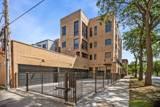 6556 S Minerva Ave in Chicago, IL - Building Photo - Building Photo
