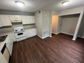 818 Netherlands Dr in Nashville, TN - Building Photo - Building Photo