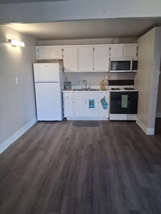 4150 Channel 10 Dr in Las Vegas, NV - Building Photo