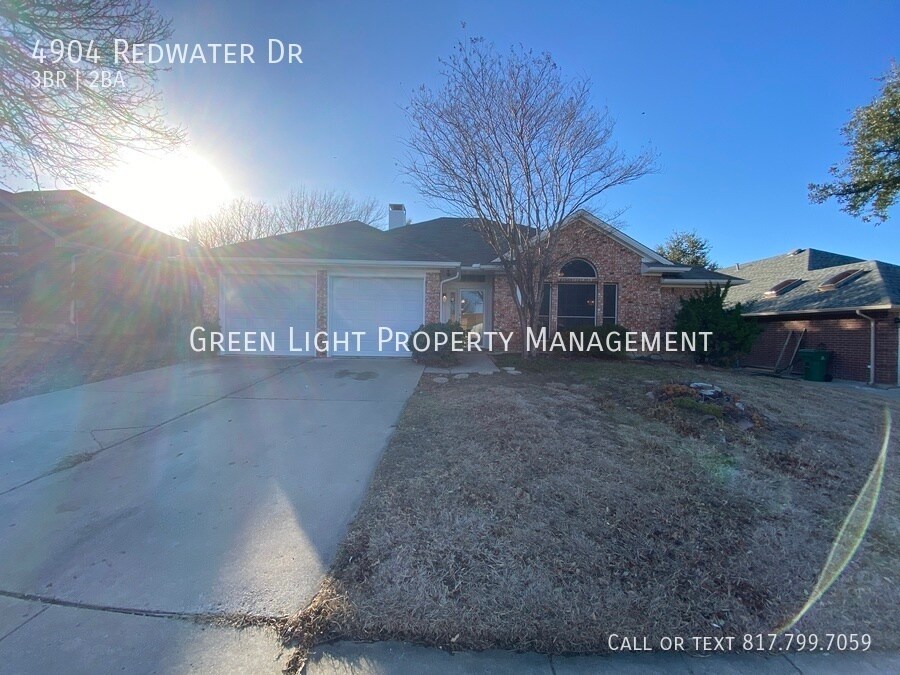 4904 Redwater Dr in Arlington, TX - Building Photo