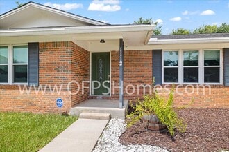 1112 Coral Dr in Niceville, FL - Building Photo - Building Photo