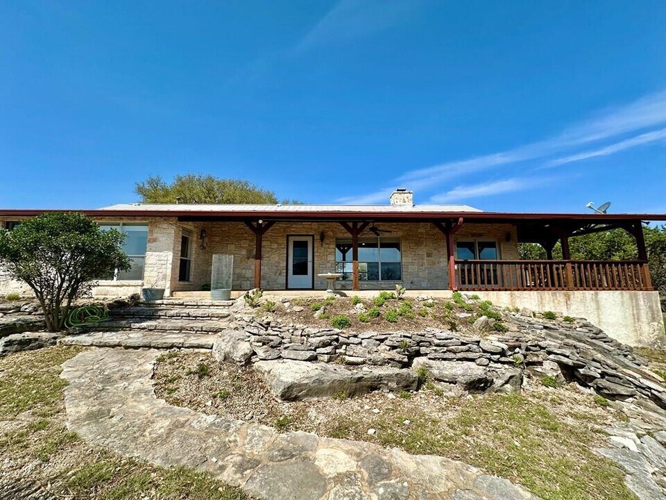 336 Japonica Rd in Hunt, TX - Building Photo