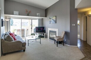 7244 Camino Degrazia in San Diego, CA - Building Photo