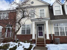 4114 Paradise Trail in Oxford, MI - Building Photo