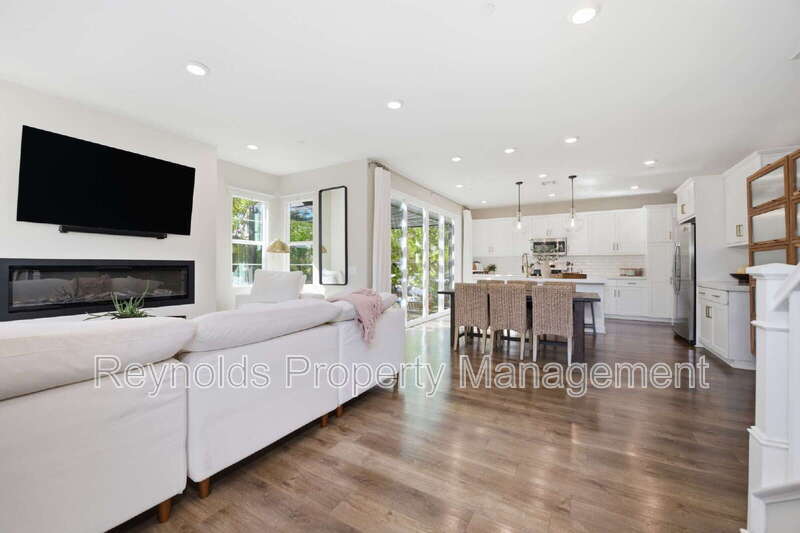10517 Theseus Ct in Spring Valley, CA - Building Photo
