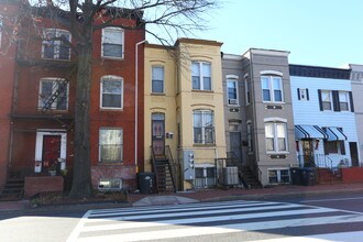 207 R St NW in Washington, DC - Foto de edificio - Building Photo