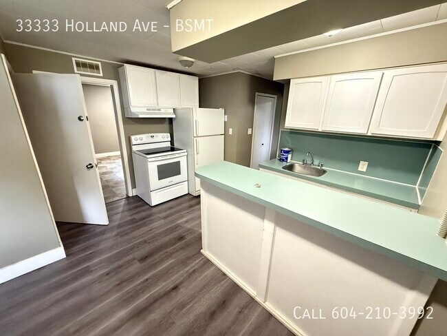 33333 Holland Ave in Abbotsford, BC - Building Photo - Building Photo