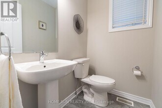 974 Kilbirnie Dr in Ottawa, ON - Building Photo - Building Photo