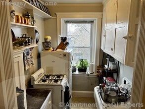 11 Gray St, Unit #9 in Cambridge, MA - Building Photo - Building Photo