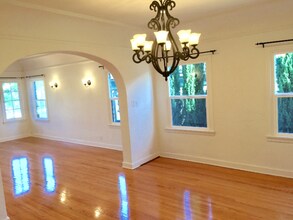 1106.5 S Doheny Dr in Los Angeles, CA - Building Photo - Building Photo