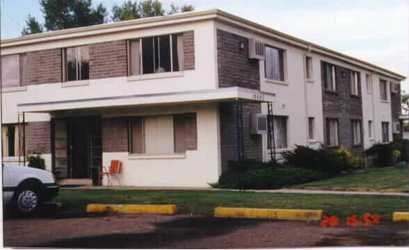 10485 W 8th Ave in Lakewood, CO - Building Photo