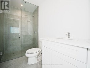 57 Carlisle St in St Catharines, ON - Building Photo - Building Photo