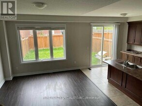 40 Kawana Rd in Brampton, ON - Building Photo - Building Photo