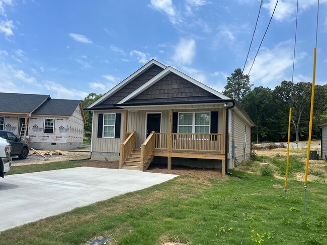 619 Fondel Ln in Tunnel Hill, GA - Building Photo - Building Photo