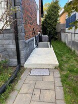 5651 Turney Dr in Mississauga, ON - Building Photo