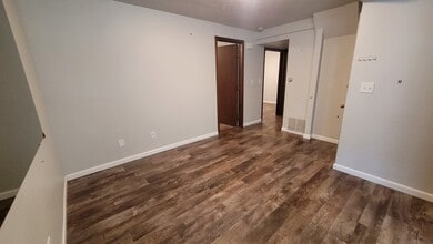 908 1st St in Norfolk, NE - Building Photo - Building Photo