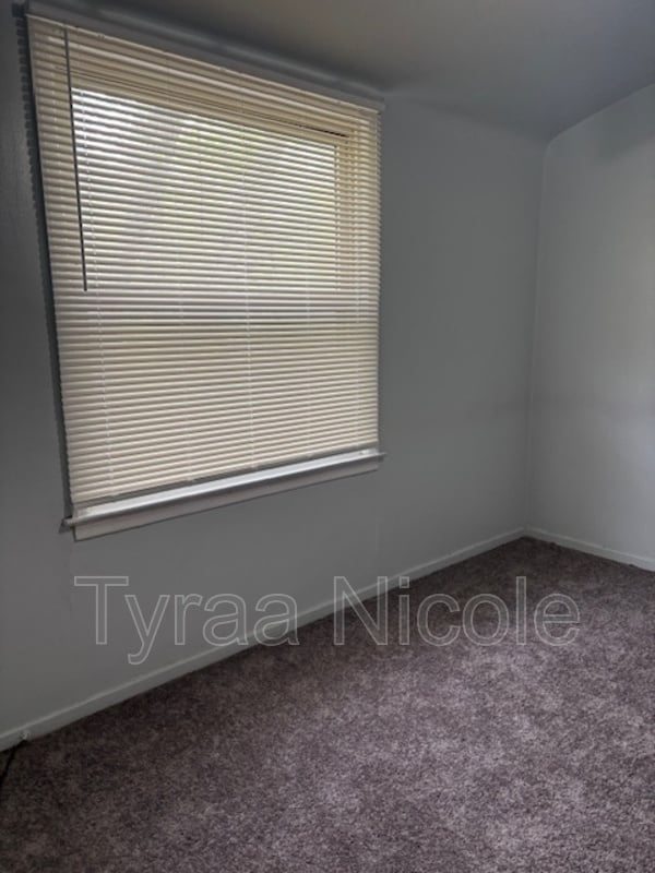 21604 Moross Rd in Grosse Pointe, MI - Building Photo - Building Photo